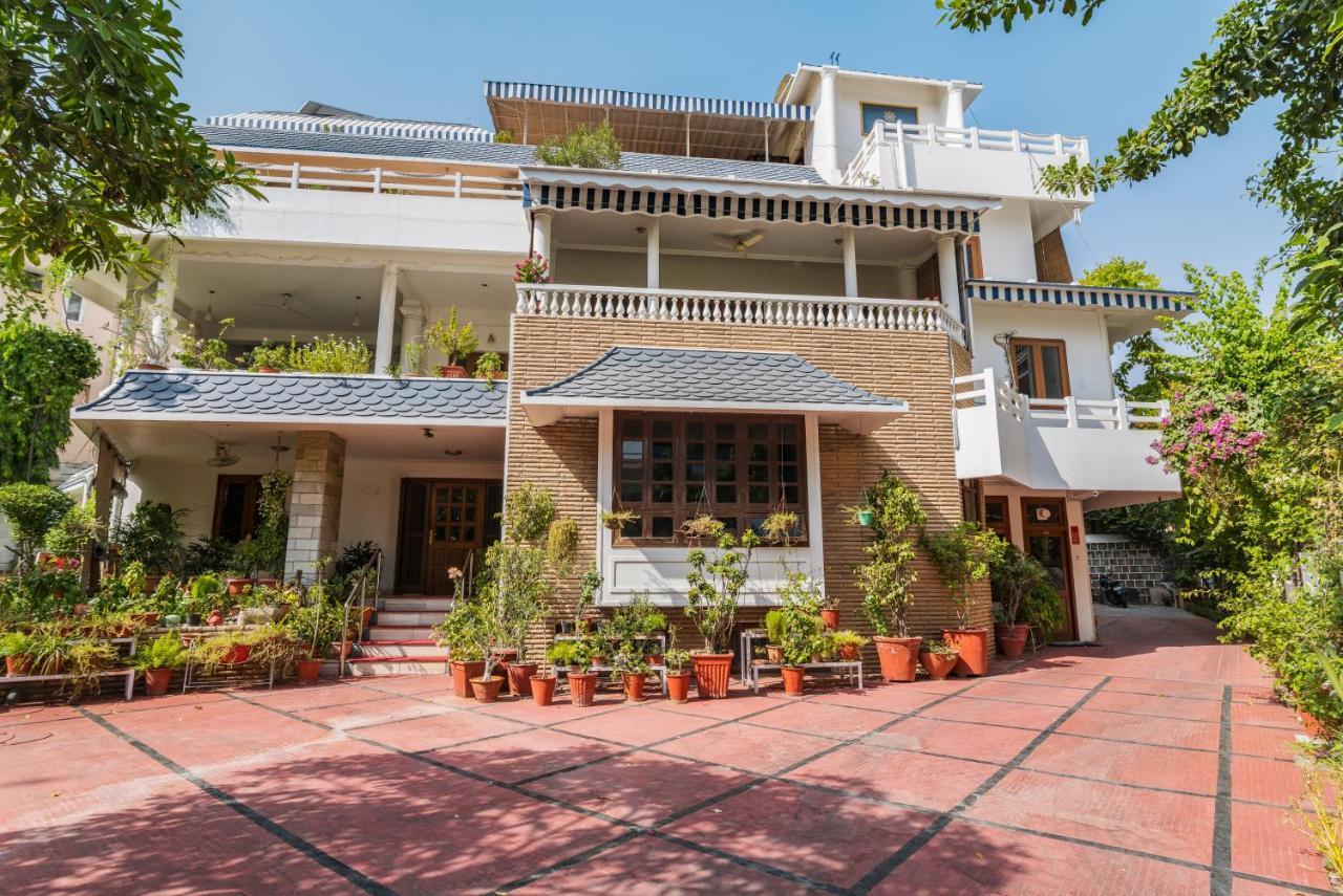 Giri Homestay By Vista Rooms Džajpur Exteriér fotografie