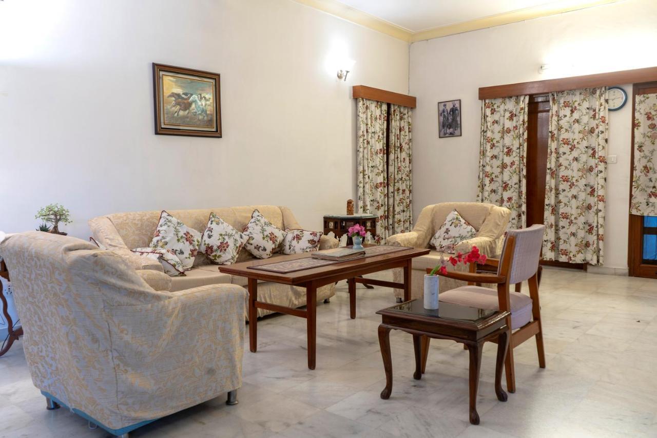 Giri Homestay By Vista Rooms Džajpur Exteriér fotografie