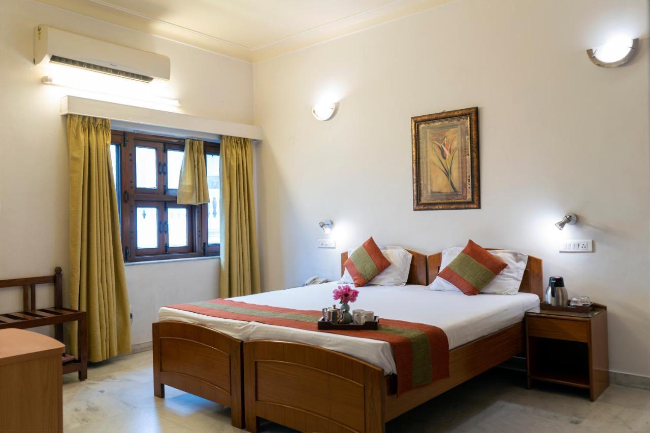Giri Homestay By Vista Rooms Džajpur Exteriér fotografie
